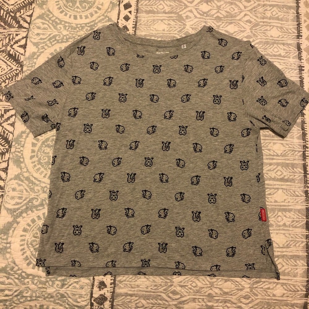 Uniqlo x Nintendo Pikachu shirt